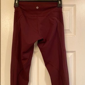 Lululemon leggings burgundy color